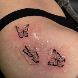 Schmetterlinge an der Schulter – Tattoo aus Köln