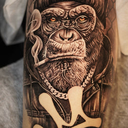 Affenmotiv am Oberarm – Tattoo aus Köln