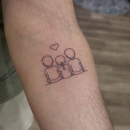 Familienmotiv am Unterarm – Tattoo aus Köln