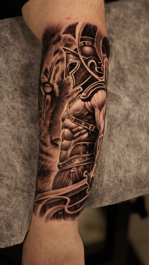 Unterarm-Sleeve mit Figuren